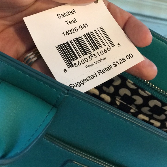 Vera Bradley Beauty! - Picture 2 of 4